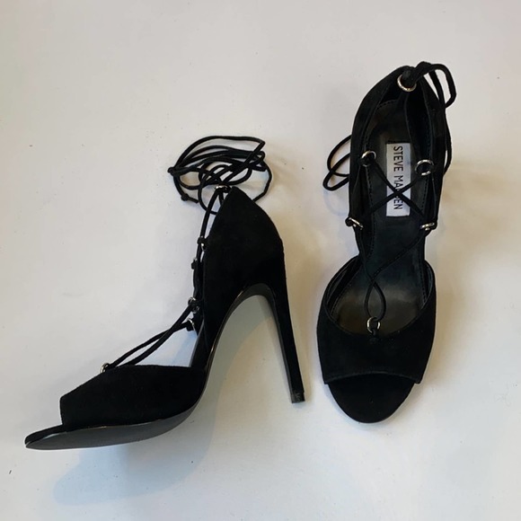 Steve Madden Shoes - •FINAL SALE•NWT Steve Madden Lace-up Pumps